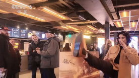 露尿口美女无遮拦